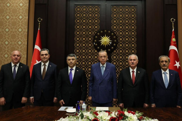 erdogan-azerbaycan-ali-mehkemesinin-sedrini-qebul-edib-yenilenib-foto